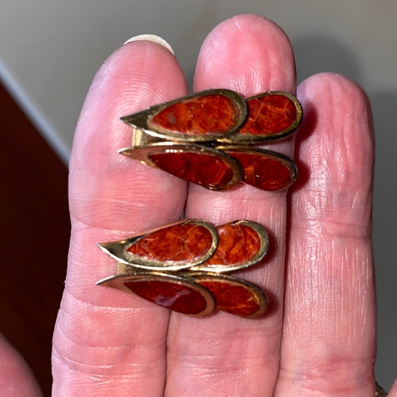 Vintage MCM Gold-Tone Cuff Links & Buttons PAT.2472958 - Picture 5 of 10